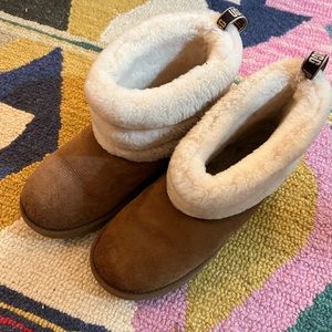 UGGS. Tuffed mini boot.